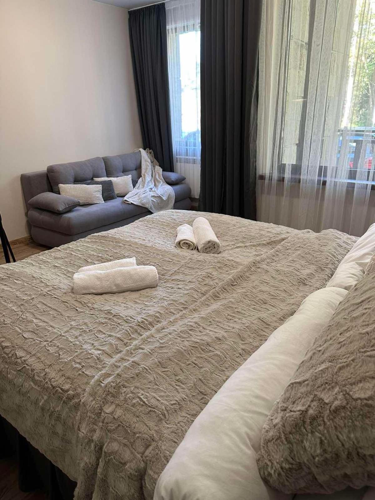 Cozy Riverside Pine Studio E5 โบโรเวทส์ ภายนอก รูปภาพ